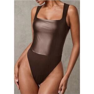 #77 MSRP $29 NWT WDIRARA FAUX LEATHER SQUARE NECK BODYSUIT ♡ SIZE MEDIUM ♡